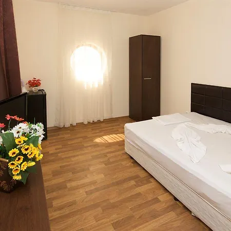 Golden Ina Hotel